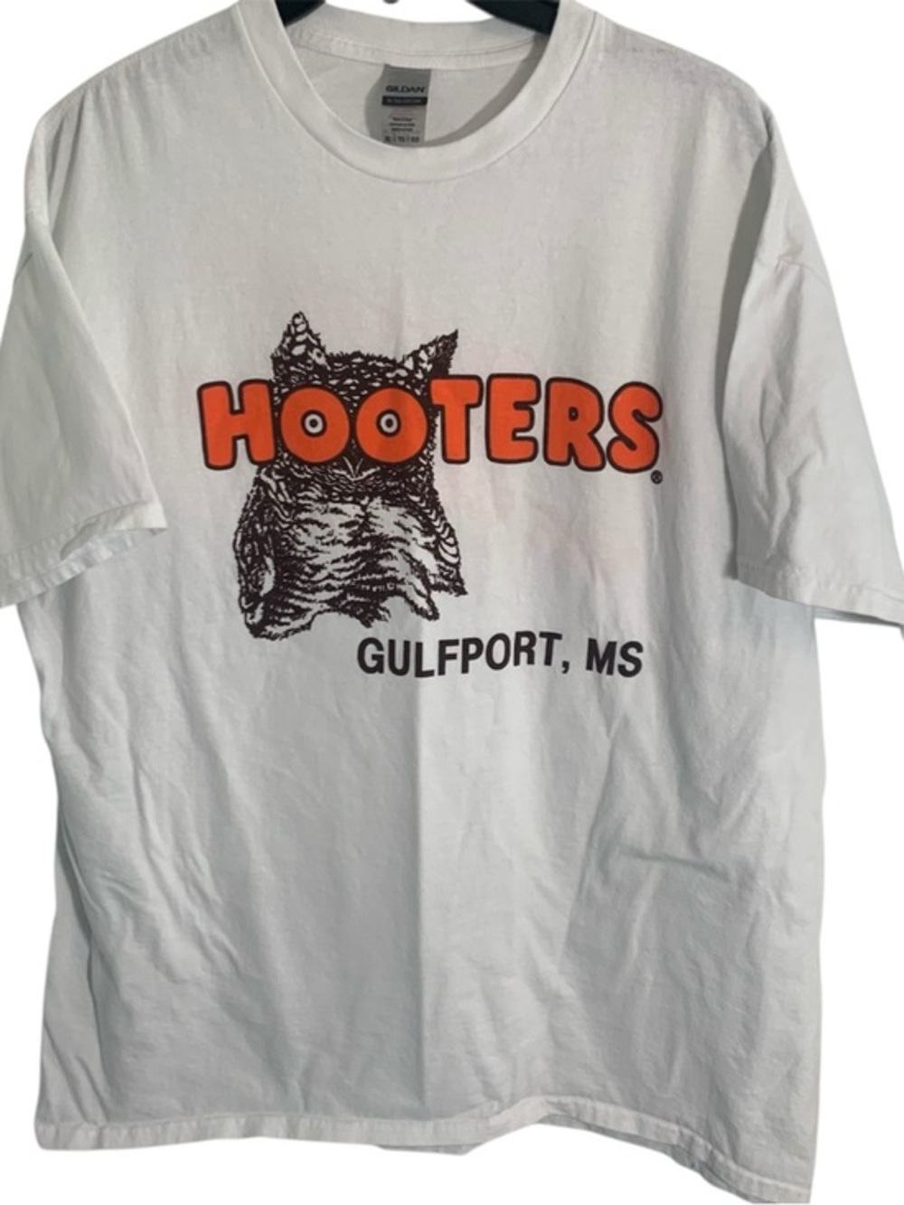 Hooters White Tee with Orange Logo and Owl - Gulfport, MS Mens Size XL
